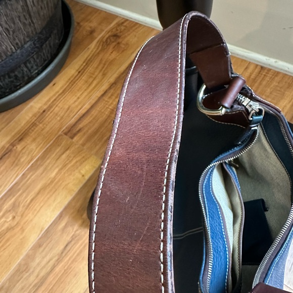 Vintage Dooney & Bourke Navy and Tan  Leather Hobo Bag - Picture 6 of 16